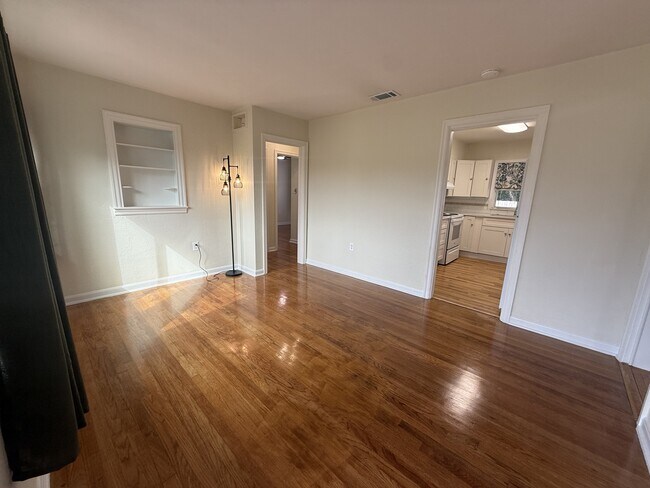 Building Photo - 465 Briarcliff Ave