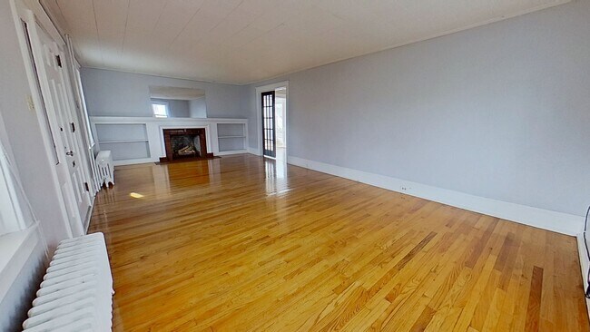 Foto del edificio - 2 Story Home