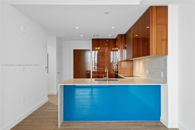 Building Photo - 2678 Tigertail Ave