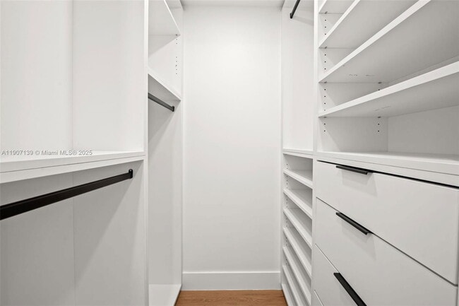 Foto del edificio - 8107 SW 72nd Ave