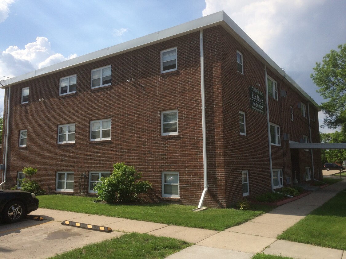 Foto principal - 221 5th St S