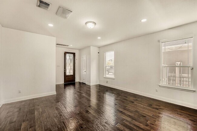 Foto del edificio - 194 Danish Dr