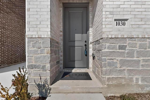 Building Photo - 1030 Bristleleaf Wy