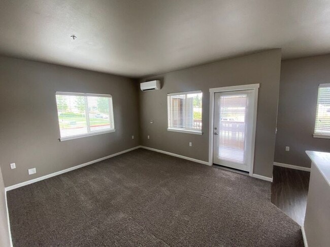 Foto del edificio - 4245 Hawthorne Ave NE