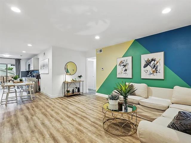 Foto del edificio - 8083 Meadow Rd