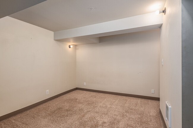 Building Photo - TOW2146