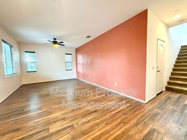 Foto del edificio - 37390 Paseo Violeta