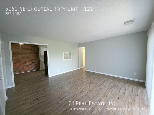 Building Photo - 5161 NE Chouteau Trafficway