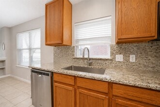 Building Photo - 17435 S Summit Canyon Dr
