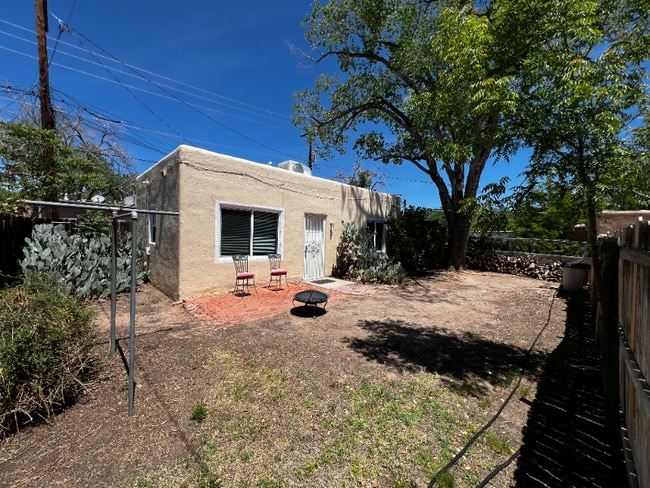 Foto del edificio - 2111 Silver Ave SE