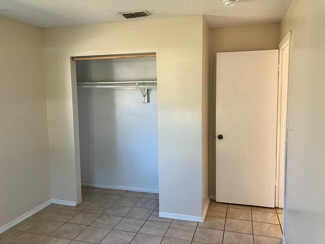 Foto del edificio - 39500 Lincoln Ave