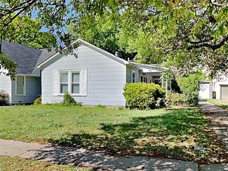 Building Photo - 3222 Cockrell Ave