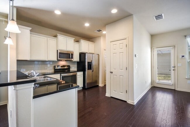 Building Photo - 18316 Mammoth Cave Blvd