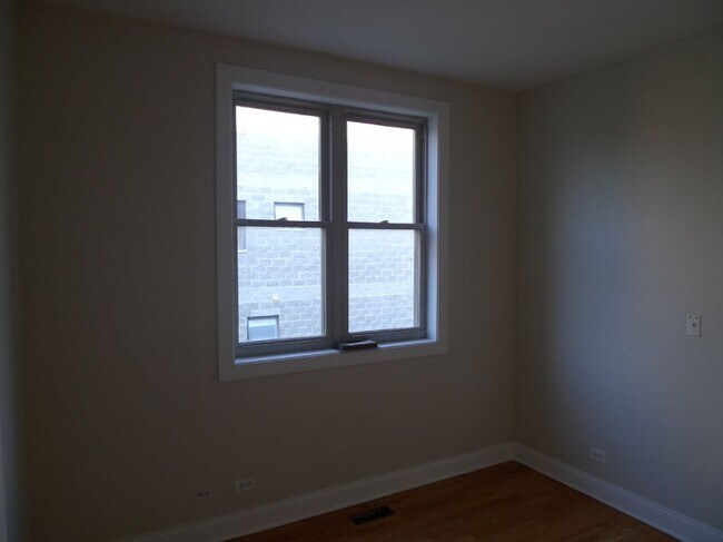 Foto del edificio - 2335 W Washington Blvd