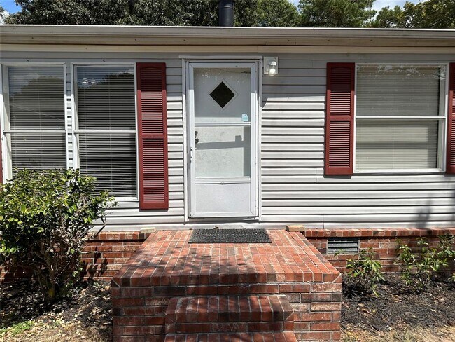 Building Photo - 16291 Lone Star Ranch Dr
