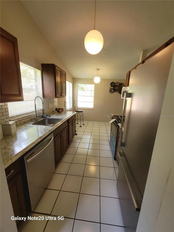 Building Photo - 16004 Grass Lake Dr