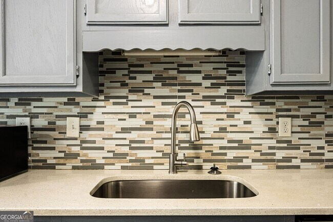 Foto del edificio - 2100 Whitebluff Way