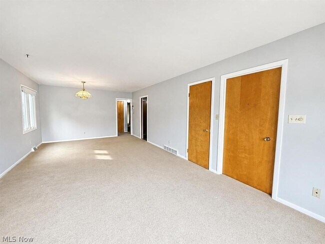 Foto del edificio - 13630 Cedar Rd