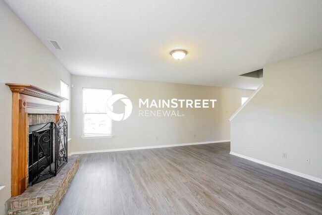 Foto del edificio - 4 Bedroom Pet-Friendly Home in Indianapolis, IN with Main Street Renewal