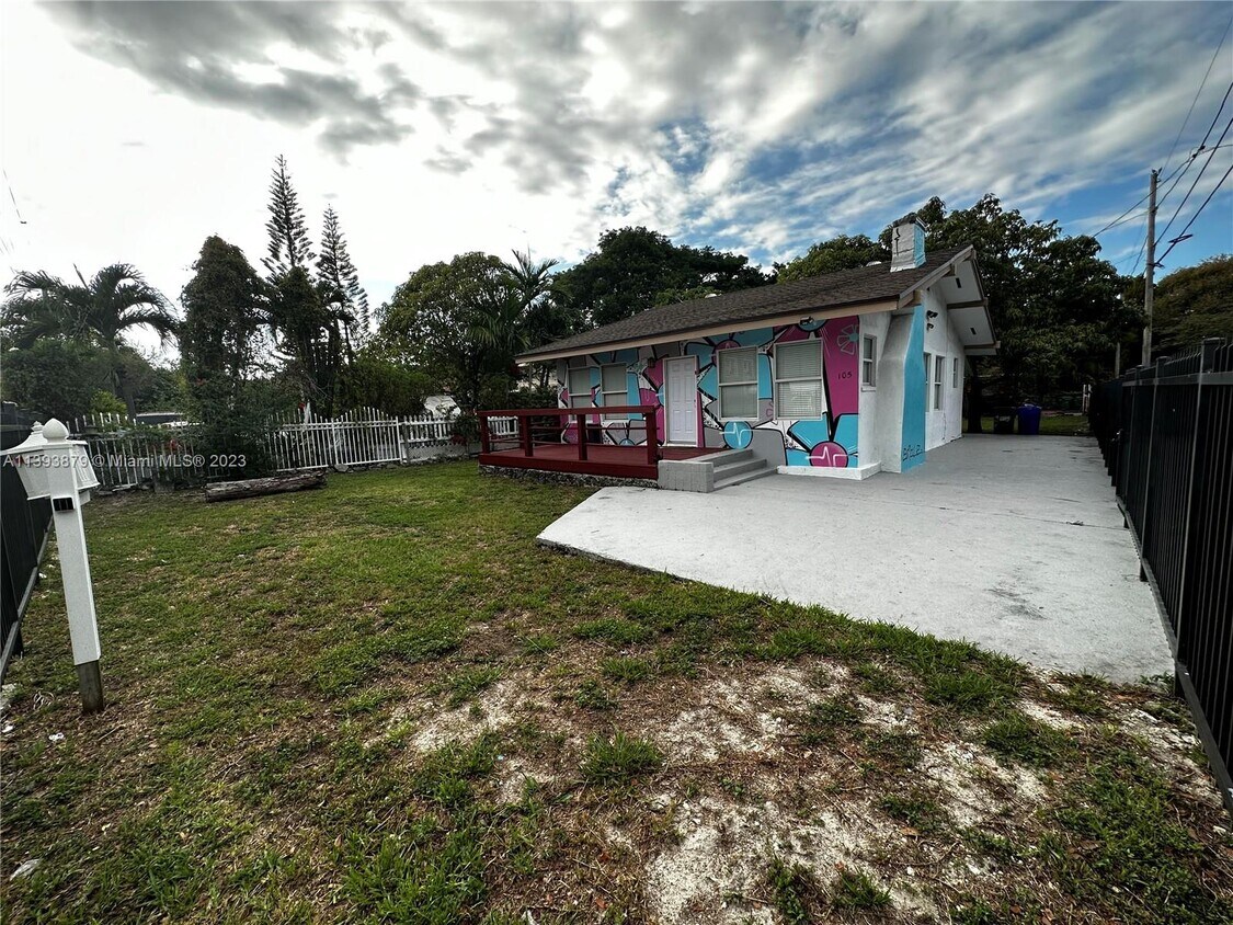 Foto principal - 105 NW 31st St