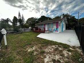 Building Photo - 105 NW 31st St