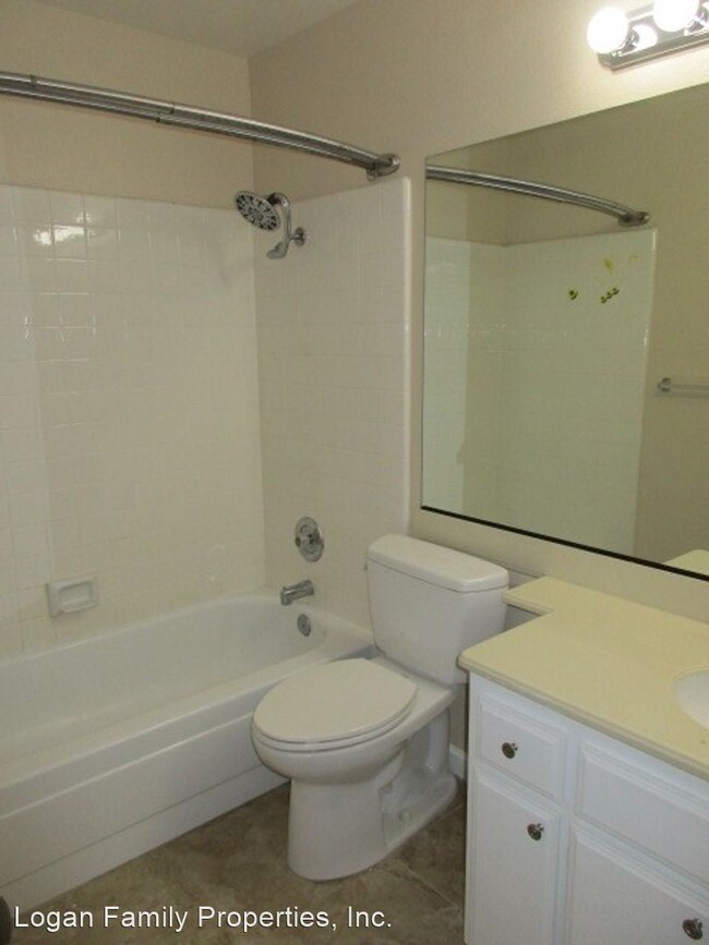 Building Photo - 3 br, 2 bath House - 11352 Redbud Court