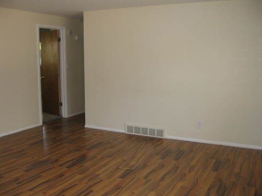 Building Photo - Brick ranch with a finished basement