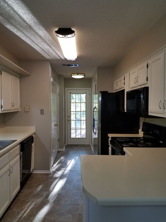 Building Photo - 1605 Beaver Trail Dr