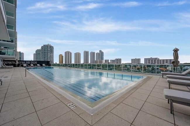 Building Photo - 400 Sunny Isles Blvd