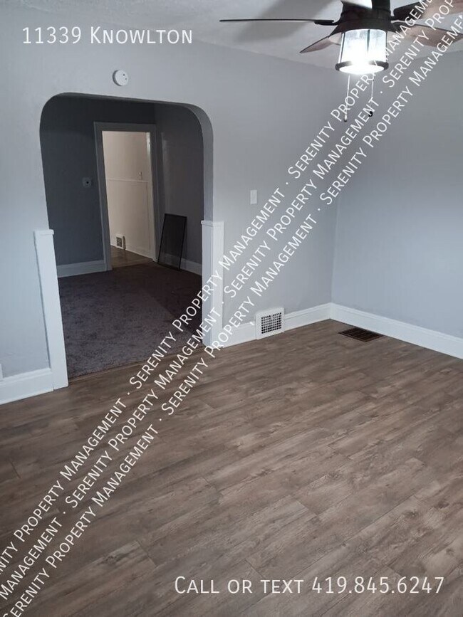 Building Photo - Recently Renovated 3 Bedroom 1.5 Bath Avai...
