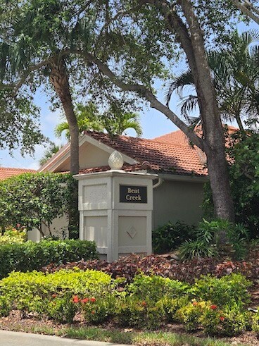 Foto del edificio - 8461 Bent Creek Ct