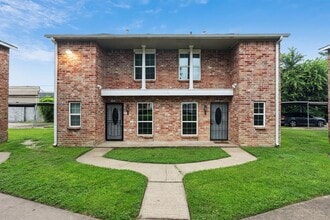 Building Photo - 12321 Ormandy St