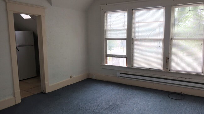 Building Photo - 500 Cascade St