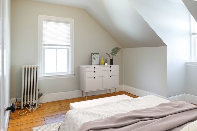 Building Photo - 28 Flagg St