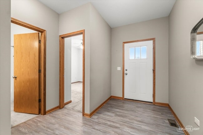 Building Photo - 1978 Eagle Dr