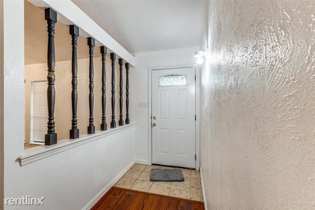 Building Photo - 3 br, 2 bath House - 450 i Everest Drive