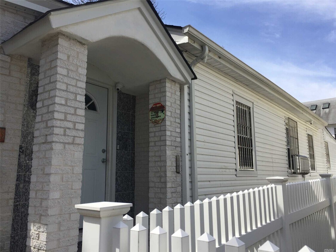 Foto del edificio - 46-16 Oceania St