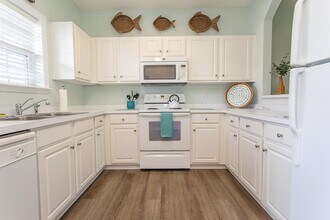 Building Photo - 5801 Oyster Catcher Dr
