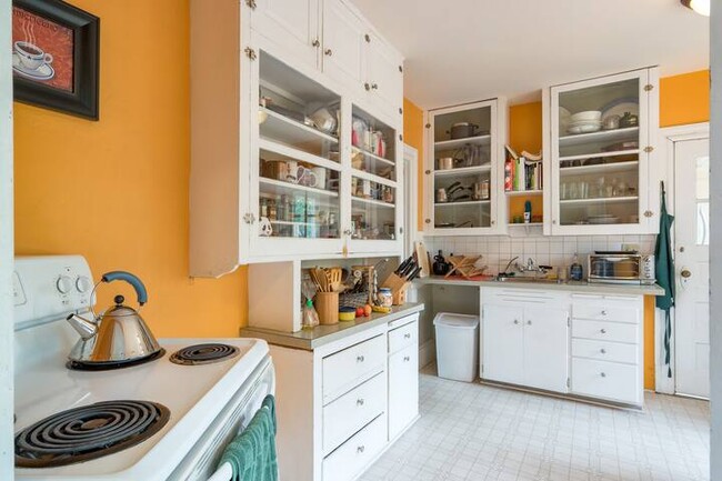 Kitchen - 1704 Southeast Ankeny Street
