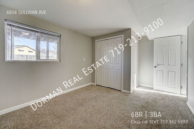 Building Photo - Single Family in cul-de-sac