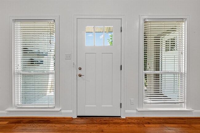 Foto del edificio - 2328 McClendon St