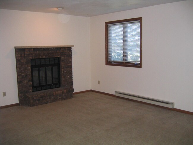 Building Photo - 25 Mesa Ct