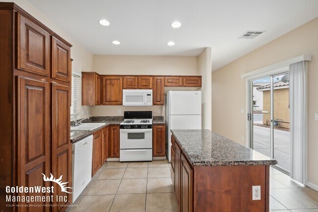 Foto del edificio - Charming Two Story 3Bdm 2.5Ba Home in Nort...