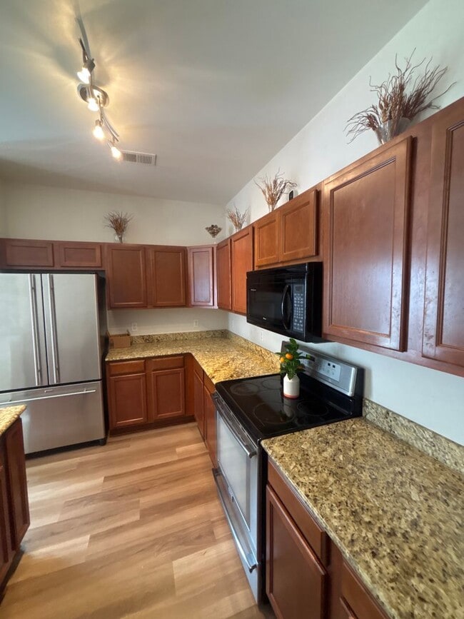 Building Photo - 657 Cornerstone Cir