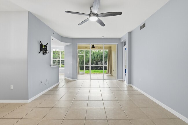 Foto del edificio - 1375 Henley St