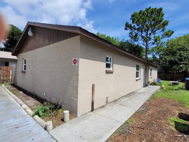 Building Photo - 5849 Crestmont St