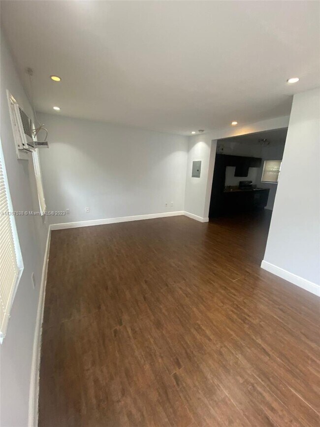 Foto del edificio - 137 NW 15th St