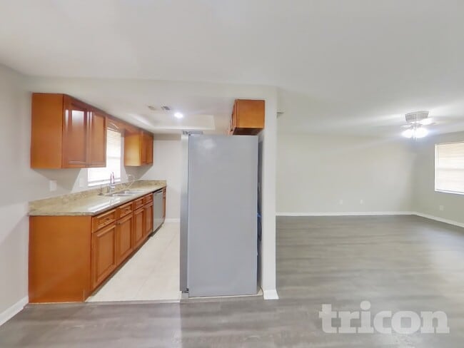 Foto del edificio - 1203 Seffner Valrico Rd