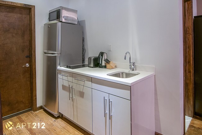 Foto del edificio - 230 Sullivan St