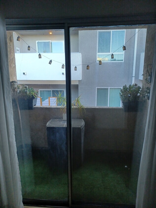 Foto principal - 14307 Roscoe Blvd